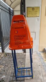 Correo Paraguayo entrega buzón a la embajada de Italia